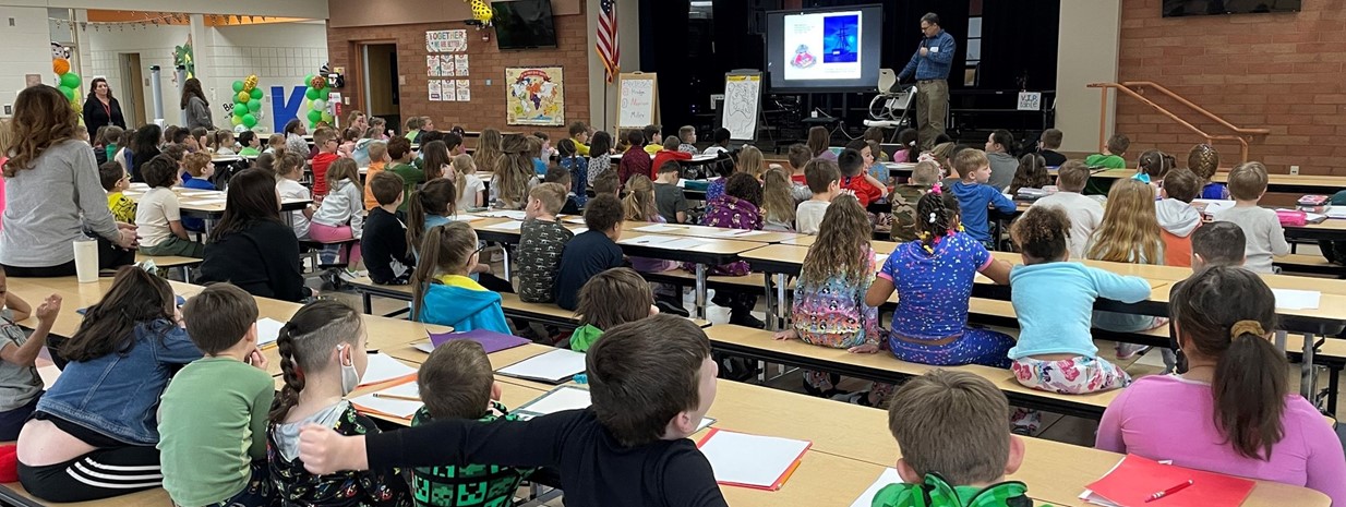 Illustrator John Steven Gurney Visits and Draws with NPS Students!